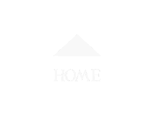 Stuepeis i moderne svart design med "HOME" skilt, perfekt for hjemmedekorasjon og peisestue.